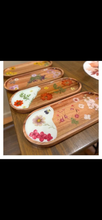 08/01/2026- 11:00am NEW Dried Flower Resin Workshop!