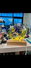 10/10/2026 11:00am Dried Flowers and Resin  Table Top Night Light Workshop