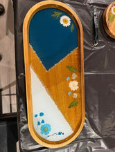 08/01/2026- 11:00am NEW Dried Flower Resin Workshop!